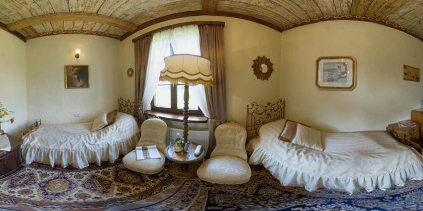 Dwor Chotynia Hotel Szoba fotó